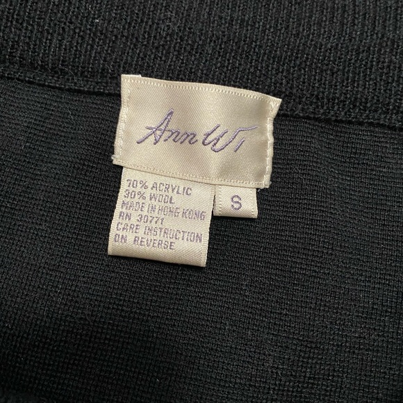 Vintage 1990s high waisted black knit skirt - Picture 4 of 4